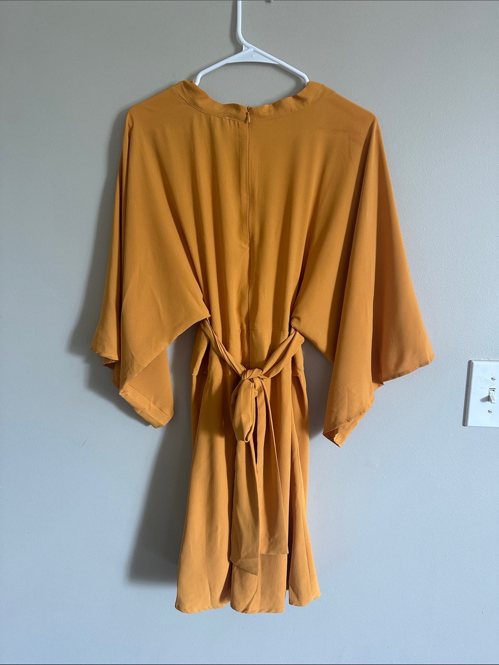 Tied-waist kimono dress - Picture 9 of 9